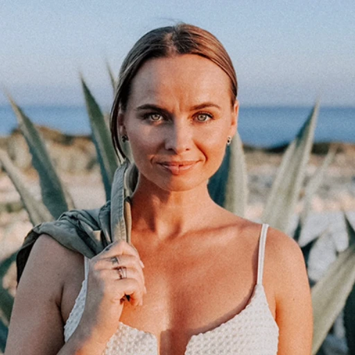 Ewa Lily